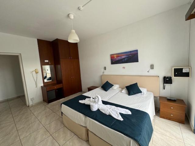 Paphos Kefalonitis Hotel Apartments מראה חיצוני תמונה