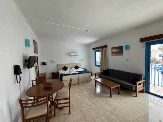 Paphos Kefalonitis Hotel Apartments מראה חיצוני תמונה