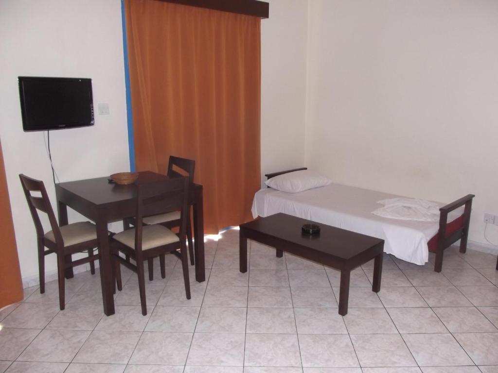 Paphos Kefalonitis Hotel Apartments חדר תמונה