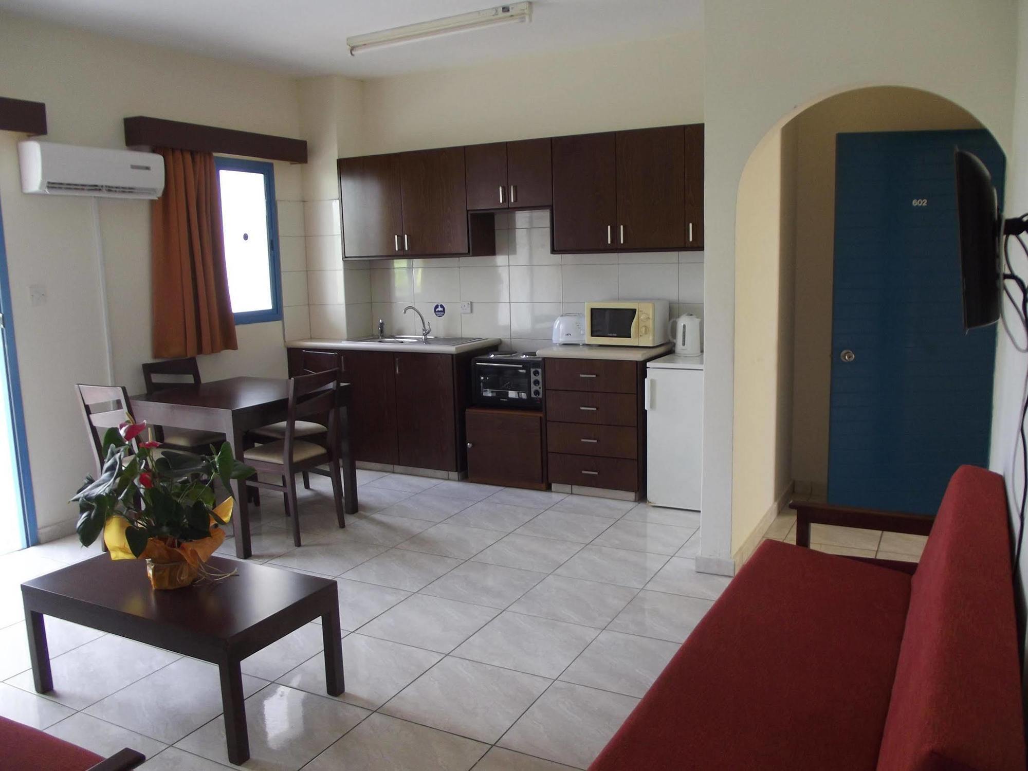 Paphos Kefalonitis Hotel Apartments מראה חיצוני תמונה